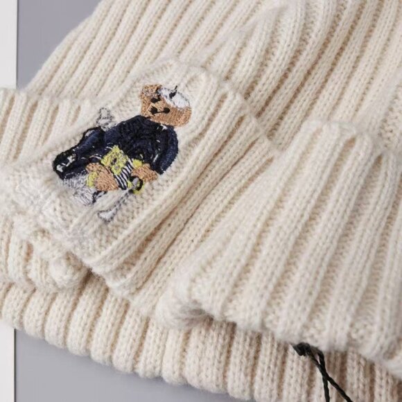 Polo Ralph Lauren White knitted hat with cartoon bear pattern - Picture 4 of 5